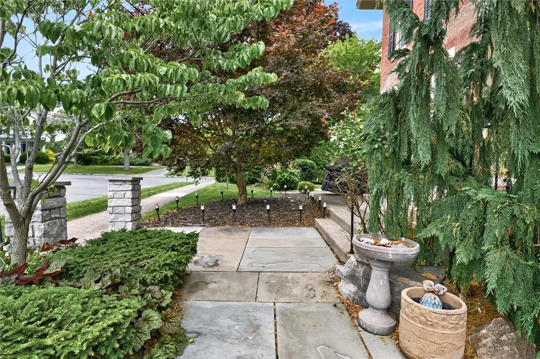 47 Sly Street, Canandaigua City, New York 14424, Canandaigua City, New York 14424, 4 Bedrooms Bedrooms, ,2 BathroomsBathrooms,Residential,For Sale,47 Sly Street, Canandaigua City, New York 14424,0,R1696805