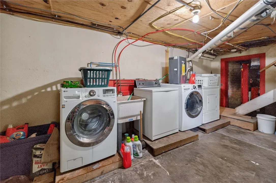 47 Sly Street, Canandaigua City, New York 14424, Canandaigua City, New York 14424, 4 Bedrooms Bedrooms, ,2 BathroomsBathrooms,Residential,For Sale,47 Sly Street, Canandaigua City, New York 14424,0,R1696805