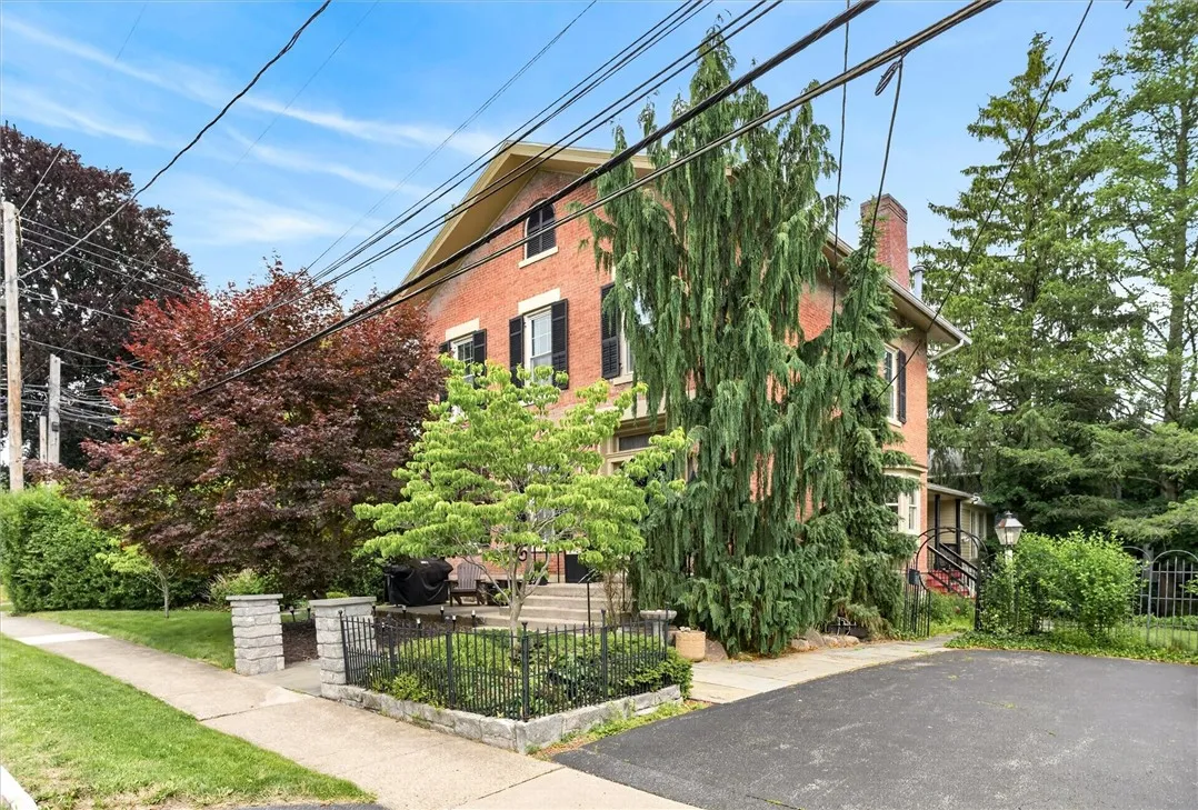 47 Sly Street, Canandaigua City, New York 14424, Canandaigua City, New York 14424, 4 Bedrooms Bedrooms, ,2 BathroomsBathrooms,Residential,For Sale,47 Sly Street, Canandaigua City, New York 14424,0,R1696805
