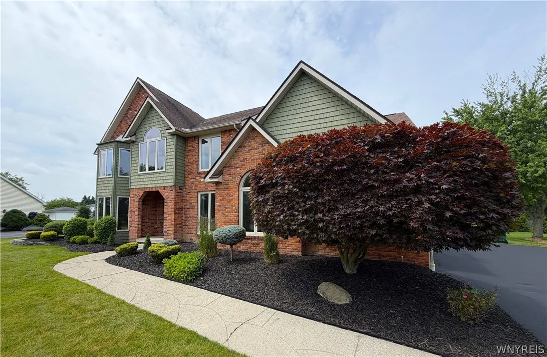 6110 Meadow Lakes Drive, Clarence, New York 14051, Clarence, New York 14051, 4 Bedrooms Bedrooms, 10 Rooms Rooms,2 BathroomsBathrooms,Residential,For Sale,6110 Meadow Lakes Drive, Clarence, New York 14051,0,B1696200