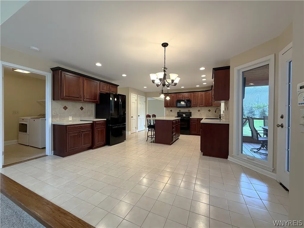 6110 Meadow Lakes Drive, Clarence, New York 14051, Clarence, New York 14051, 4 Bedrooms Bedrooms, 10 Rooms Rooms,2 BathroomsBathrooms,Residential,For Sale,6110 Meadow Lakes Drive, Clarence, New York 14051,0,B1696200