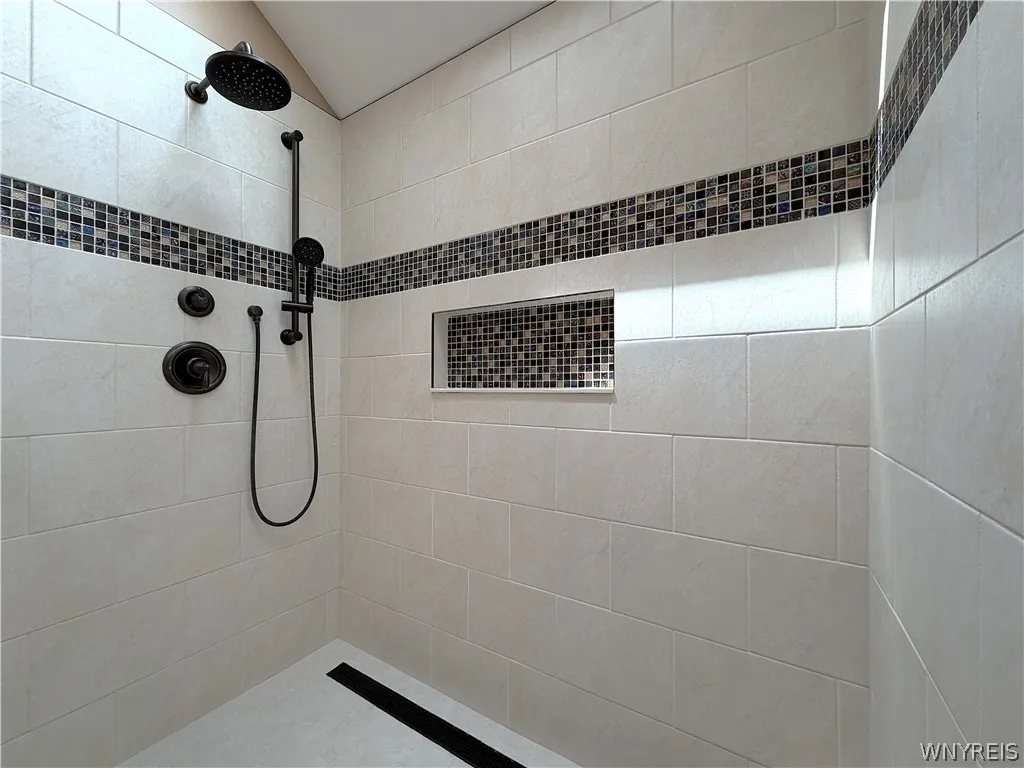 6110 Meadow Lakes Drive, Clarence, New York 14051, Clarence, New York 14051, 4 Bedrooms Bedrooms, 10 Rooms Rooms,2 BathroomsBathrooms,Residential,For Sale,6110 Meadow Lakes Drive, Clarence, New York 14051,0,B1696200