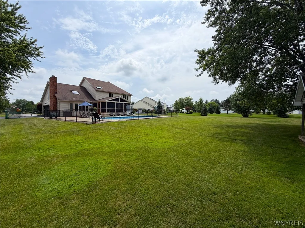 6110 Meadow Lakes Drive, Clarence, New York 14051, Clarence, New York 14051, 4 Bedrooms Bedrooms, 10 Rooms Rooms,2 BathroomsBathrooms,Residential,For Sale,6110 Meadow Lakes Drive, Clarence, New York 14051,0,B1696200