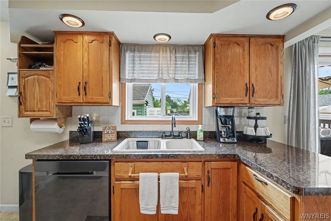 4351 East Frontier Drive, Hamburg, New York 14219, Hamburg, New York 14219, 3 Bedrooms Bedrooms, 5 Rooms Rooms,1 BathroomBathrooms,Residential,For Sale,4351 East Frontier Drive, Hamburg, New York 14219,0,B1696721