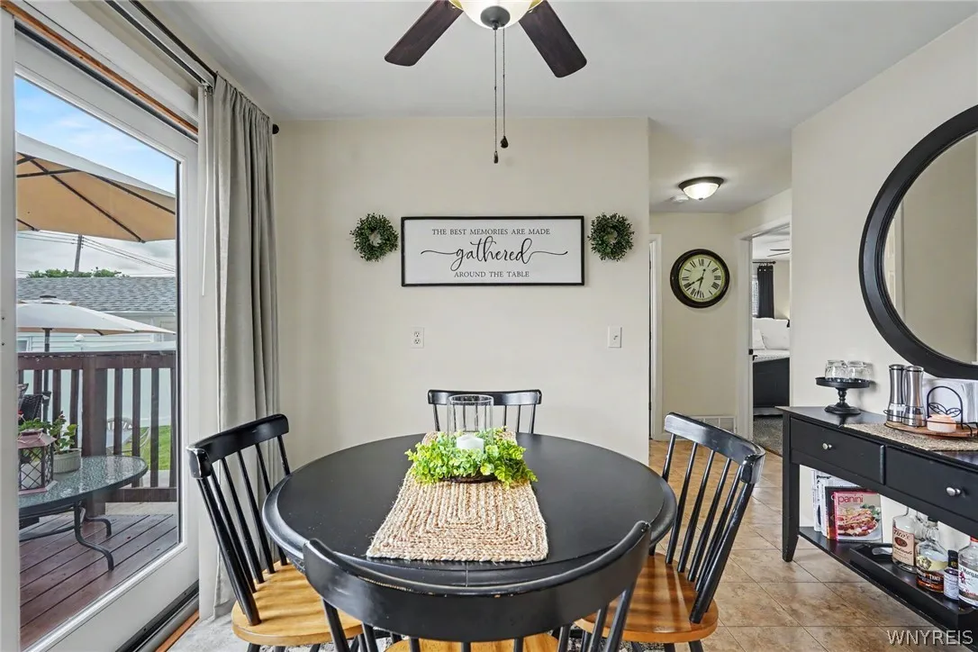 EAT IN AREA -SLIDER OPENS UP TO A SECOND DECK AREA