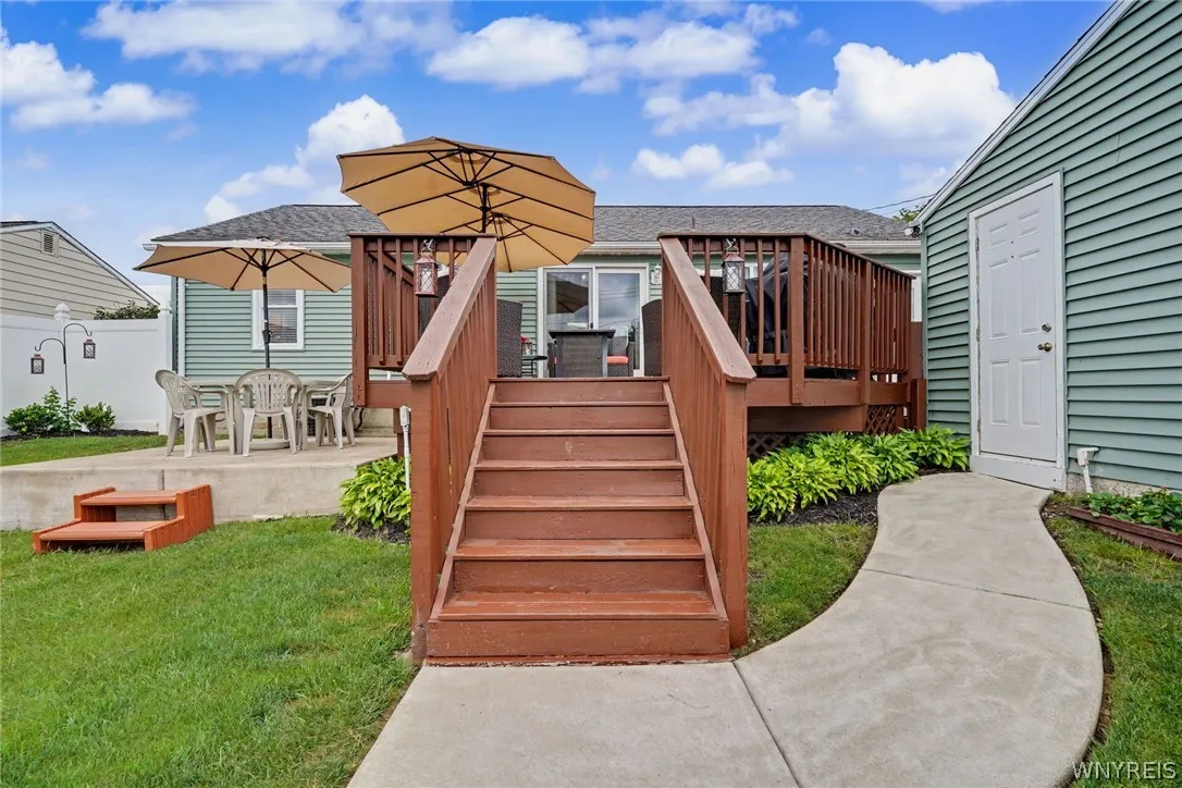 4351 East Frontier Drive, Hamburg, New York 14219, Hamburg, New York 14219, 3 Bedrooms Bedrooms, 5 Rooms Rooms,1 BathroomBathrooms,Residential,For Sale,4351 East Frontier Drive, Hamburg, New York 14219,0,B1696721
