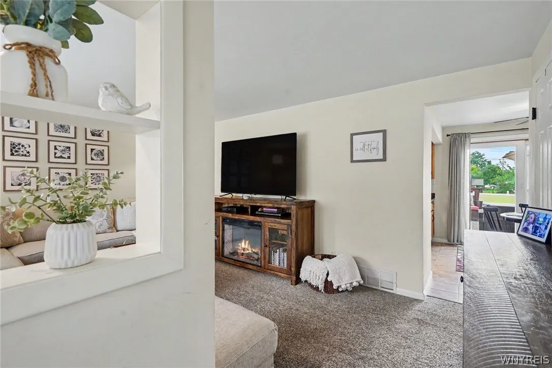 4351 East Frontier Drive, Hamburg, New York 14219, Hamburg, New York 14219, 3 Bedrooms Bedrooms, 5 Rooms Rooms,1 BathroomBathrooms,Residential,For Sale,4351 East Frontier Drive, Hamburg, New York 14219,0,B1696721