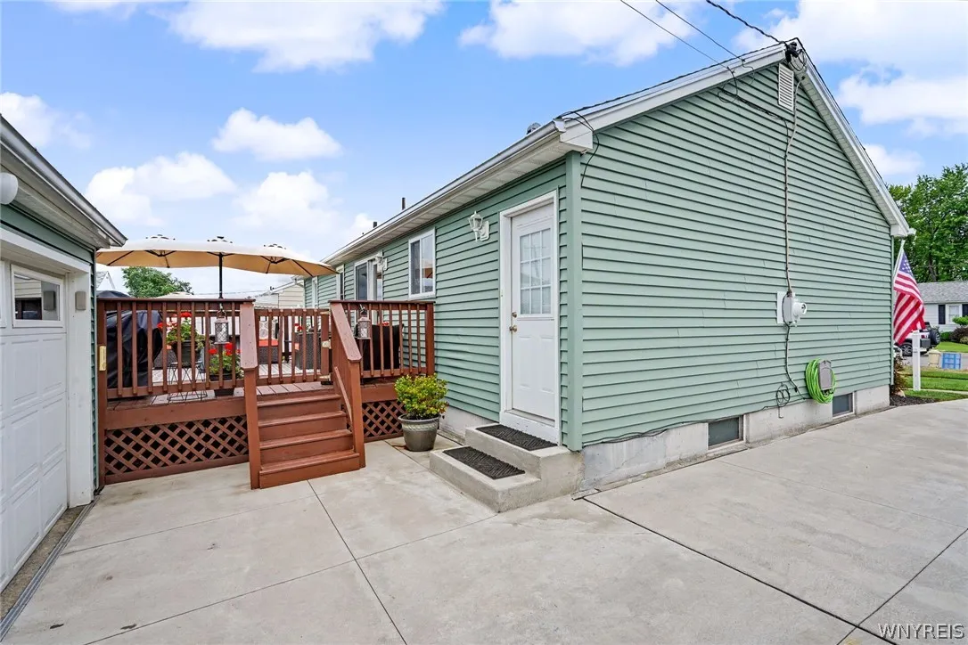 4351 East Frontier Drive, Hamburg, New York 14219, Hamburg, New York 14219, 3 Bedrooms Bedrooms, 5 Rooms Rooms,1 BathroomBathrooms,Residential,For Sale,4351 East Frontier Drive, Hamburg, New York 14219,0,B1696721