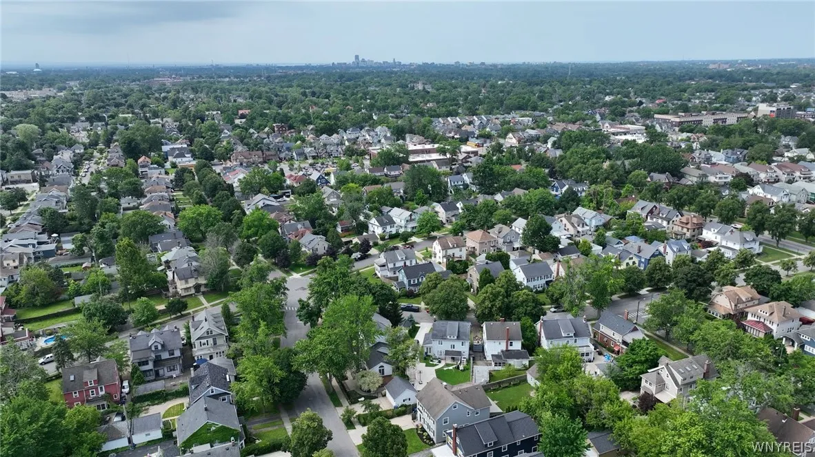 8 North Drive, Buffalo, New York 14216, Buffalo, New York 14216, 3 Bedrooms Bedrooms, 9 Rooms Rooms,2 BathroomsBathrooms,Residential,For Sale,8 North Drive, Buffalo, New York 14216,0,B1695194