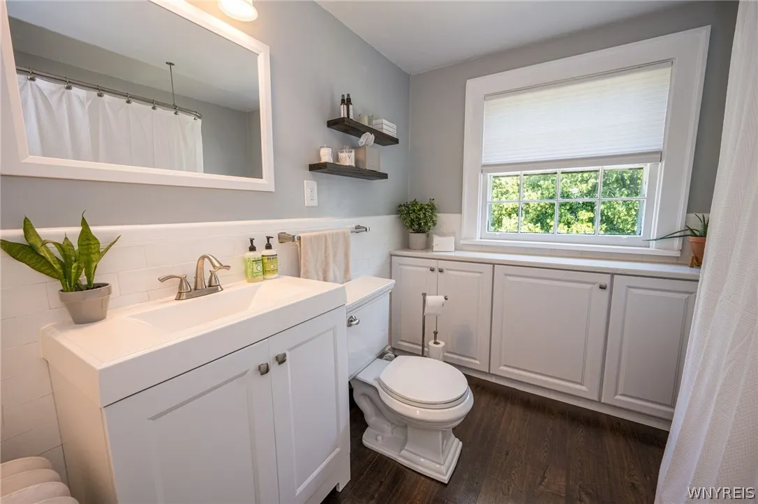8 North Drive, Buffalo, New York 14216, Buffalo, New York 14216, 3 Bedrooms Bedrooms, 9 Rooms Rooms,2 BathroomsBathrooms,Residential,For Sale,8 North Drive, Buffalo, New York 14216,0,B1695194