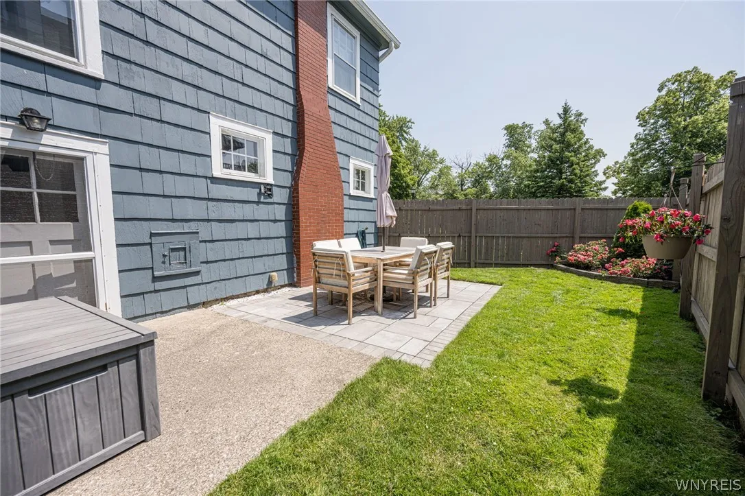 8 North Drive, Buffalo, New York 14216, Buffalo, New York 14216, 3 Bedrooms Bedrooms, 9 Rooms Rooms,2 BathroomsBathrooms,Residential,For Sale,8 North Drive, Buffalo, New York 14216,0,B1695194