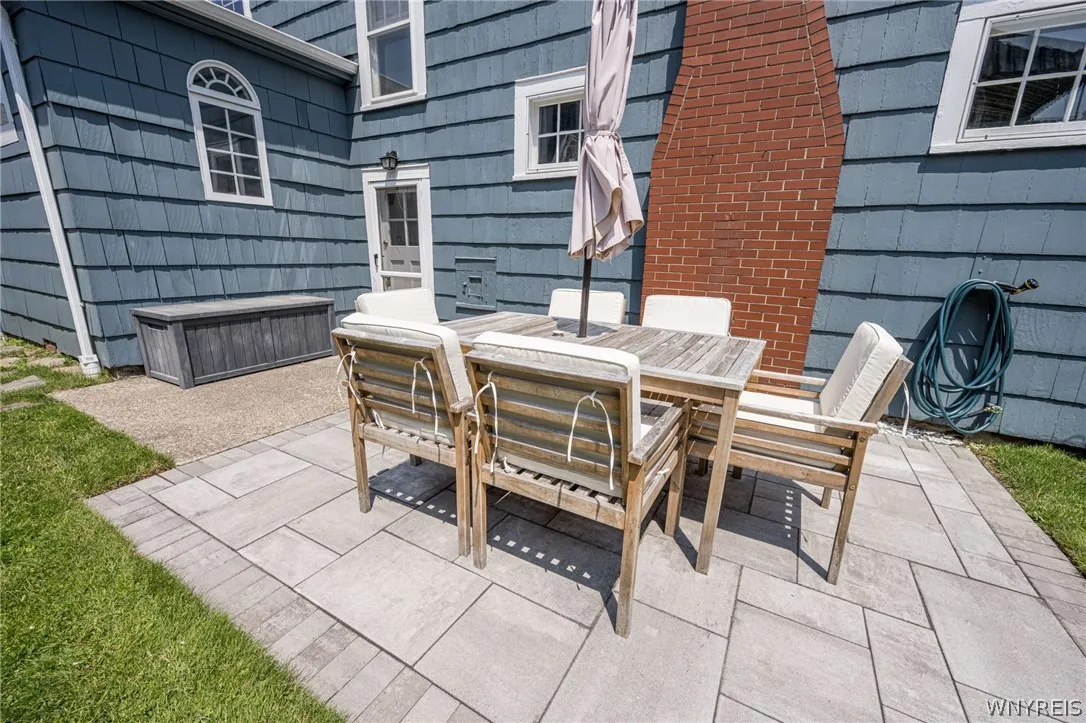 8 North Drive, Buffalo, New York 14216, Buffalo, New York 14216, 3 Bedrooms Bedrooms, 9 Rooms Rooms,2 BathroomsBathrooms,Residential,For Sale,8 North Drive, Buffalo, New York 14216,0,B1695194