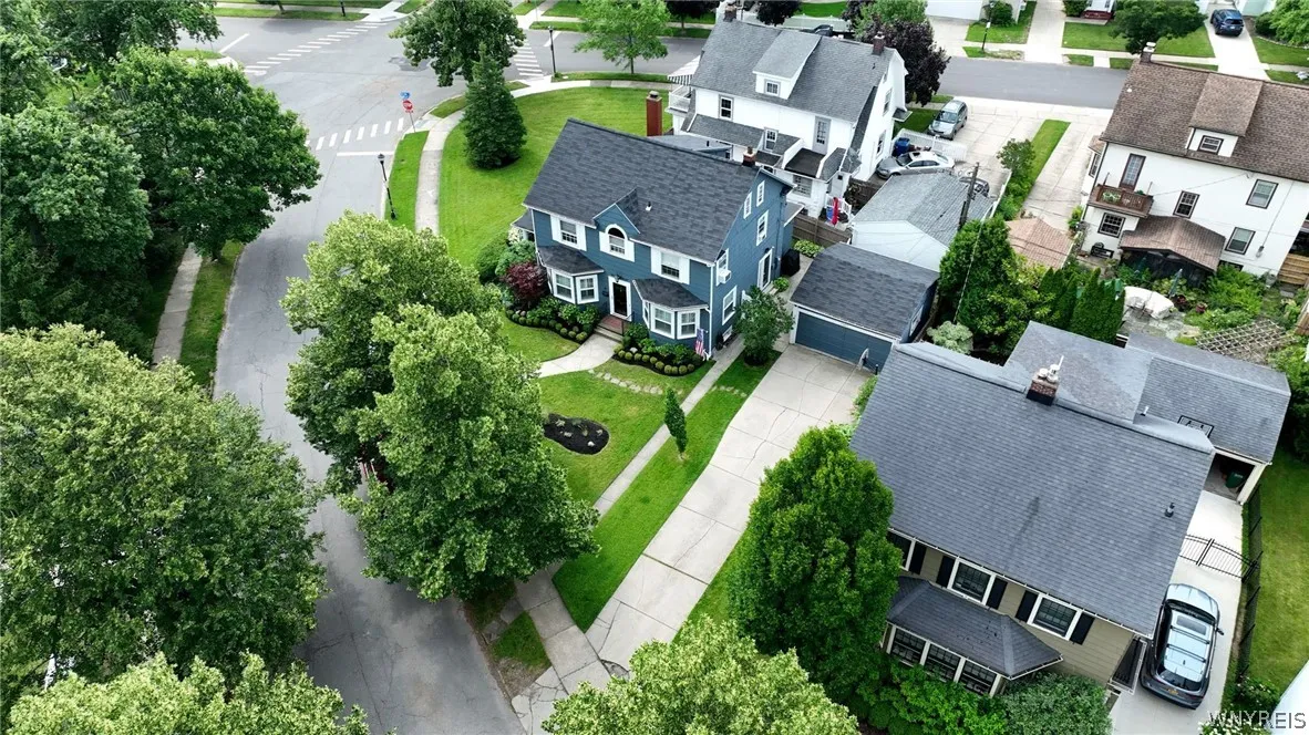 8 North Drive, Buffalo, New York 14216, Buffalo, New York 14216, 3 Bedrooms Bedrooms, 9 Rooms Rooms,2 BathroomsBathrooms,Residential,For Sale,8 North Drive, Buffalo, New York 14216,0,B1695194