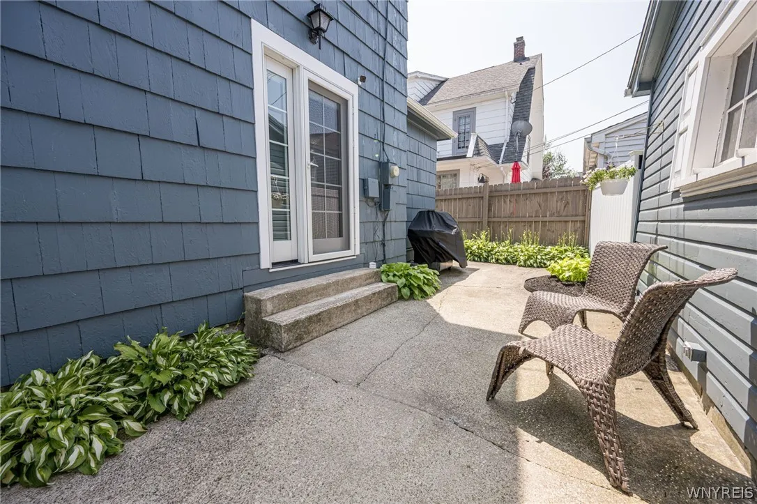 8 North Drive, Buffalo, New York 14216, Buffalo, New York 14216, 3 Bedrooms Bedrooms, 9 Rooms Rooms,2 BathroomsBathrooms,Residential,For Sale,8 North Drive, Buffalo, New York 14216,0,B1695194