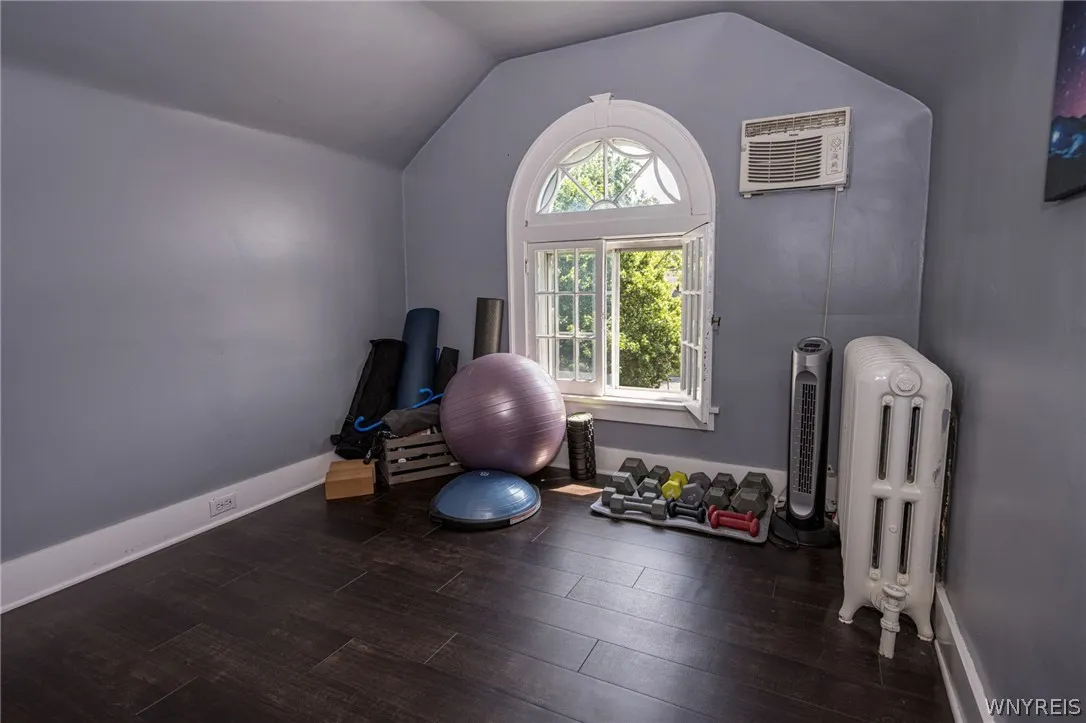8 North Drive, Buffalo, New York 14216, Buffalo, New York 14216, 3 Bedrooms Bedrooms, 9 Rooms Rooms,2 BathroomsBathrooms,Residential,For Sale,8 North Drive, Buffalo, New York 14216,0,B1695194