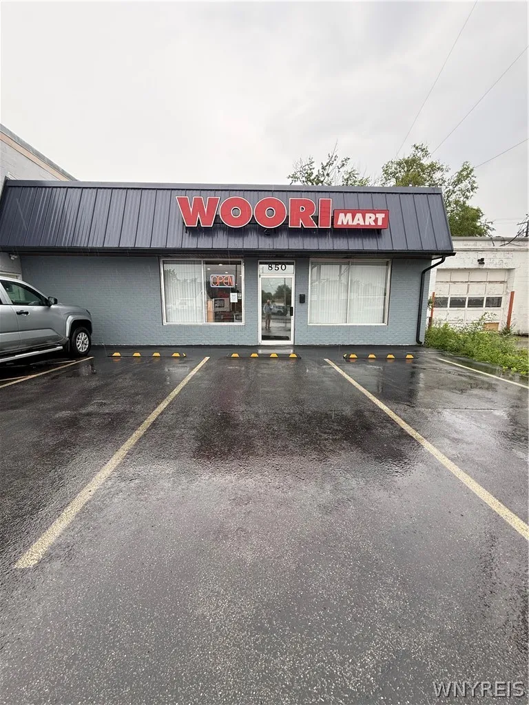 838 Niagara Falls Blvd Boulevard, Tonawanda, New Y, Tonawanda, New York 14223, ,Commercial Sale,For Sale,838 Niagara Falls Blvd Boulevard, Tonawanda, New Y,0,B1696887