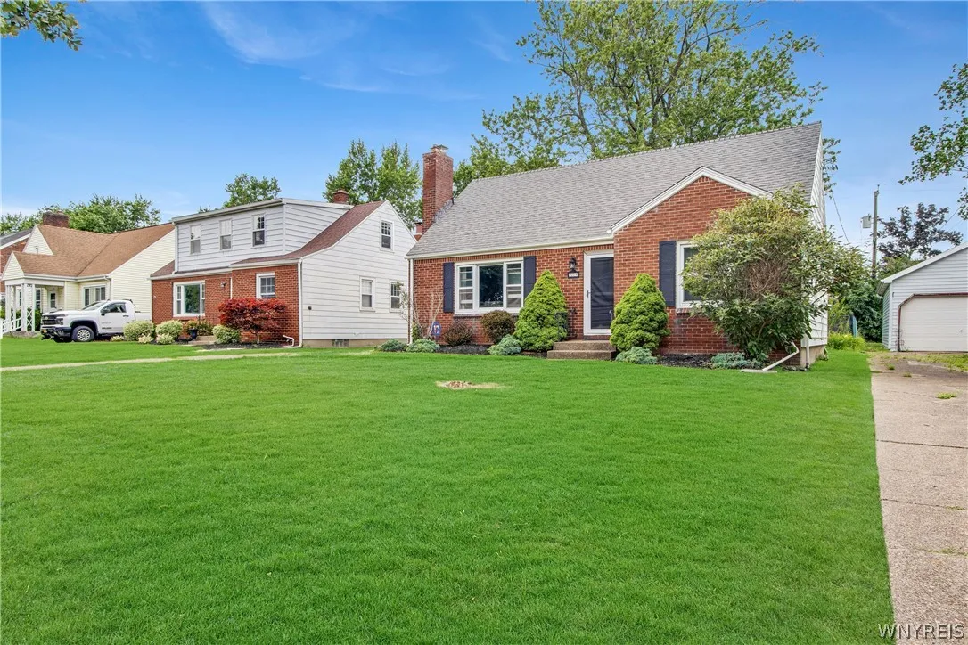 224 Paramount Parkway, Tonawanda, New York 14223, Tonawanda, New York 14223, 3 Bedrooms Bedrooms, 6 Rooms Rooms,1 BathroomBathrooms,Residential,For Sale,224 Paramount Parkway, Tonawanda, New York 14223,0,B1696579