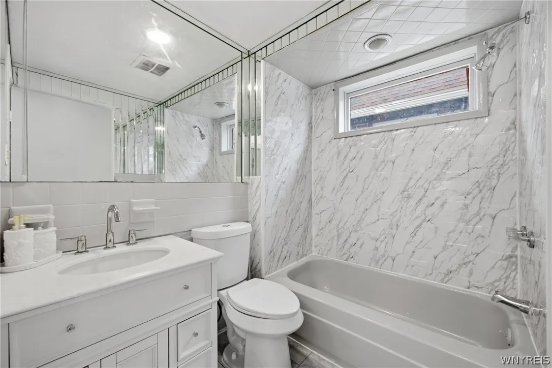 114 Spaulding Street, Buffalo, New York 14220, Buffalo, New York 14220, 4 Bedrooms Bedrooms, 9 Rooms Rooms,1 BathroomBathrooms,Residential,For Sale,114 Spaulding Street, Buffalo, New York 14220,0,B1696877