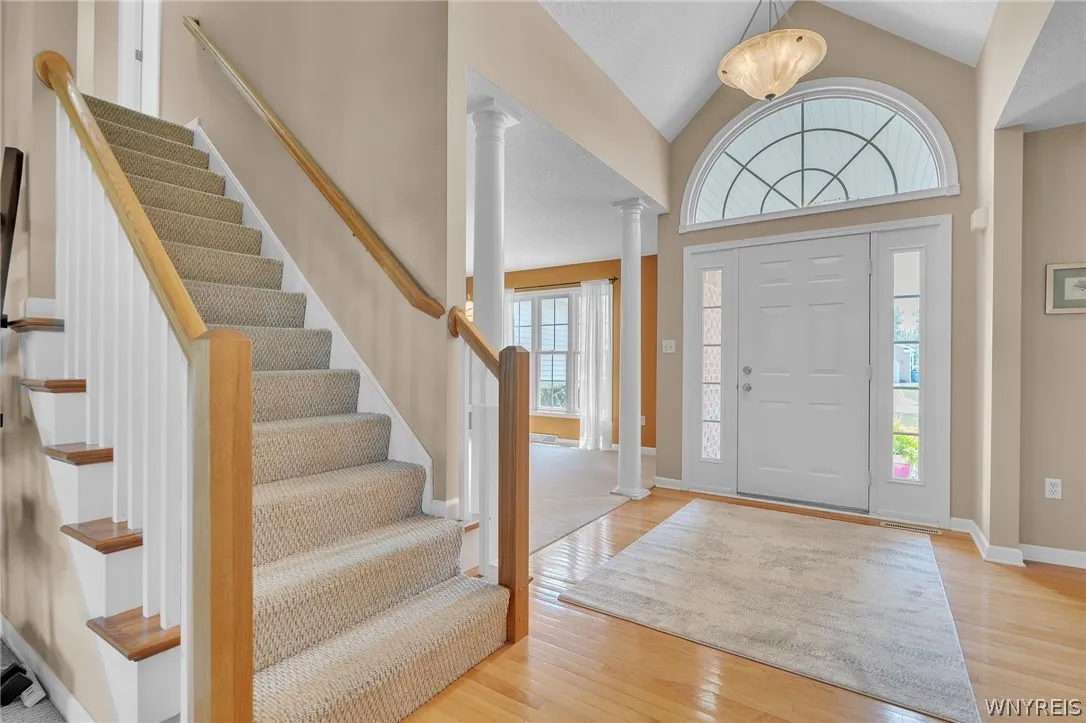 9090 Via Cimato Dr, Clarence, New York 14032, Clarence, New York 14032, 4 Bedrooms Bedrooms, 8 Rooms Rooms,2 BathroomsBathrooms,Residential,For Sale,9090 Via Cimato Dr, Clarence, New York 14032,0,B1696341