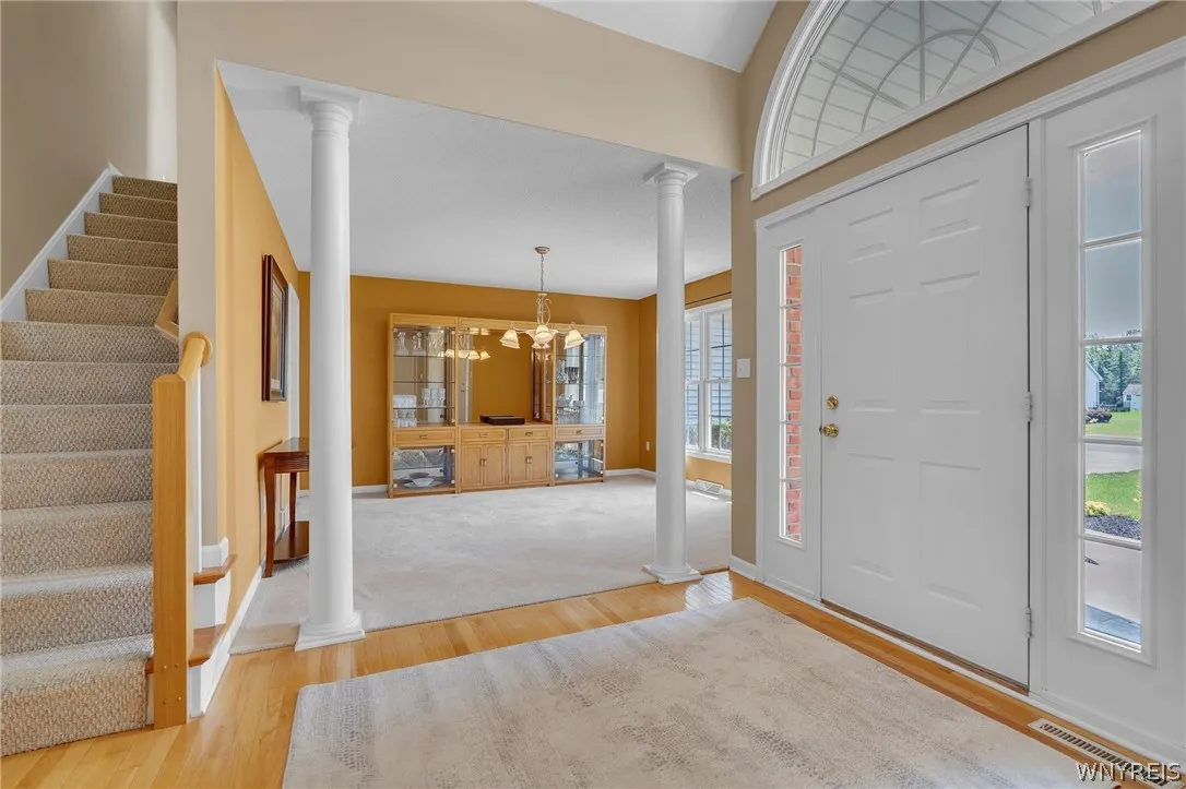9090 Via Cimato Dr, Clarence, New York 14032, Clarence, New York 14032, 4 Bedrooms Bedrooms, 8 Rooms Rooms,2 BathroomsBathrooms,Residential,For Sale,9090 Via Cimato Dr, Clarence, New York 14032,0,B1696341