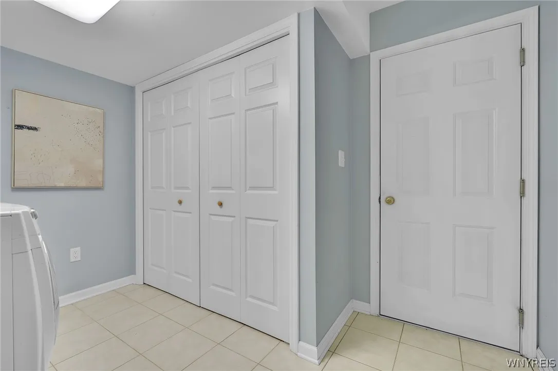 9090 Via Cimato Dr, Clarence, New York 14032, Clarence, New York 14032, 4 Bedrooms Bedrooms, 8 Rooms Rooms,2 BathroomsBathrooms,Residential,For Sale,9090 Via Cimato Dr, Clarence, New York 14032,0,B1696341