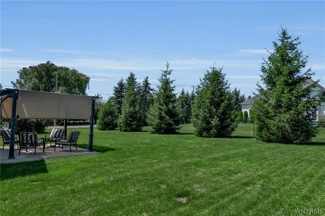 9090 Via Cimato Dr, Clarence, New York 14032, Clarence, New York 14032, 4 Bedrooms Bedrooms, 8 Rooms Rooms,2 BathroomsBathrooms,Residential,For Sale,9090 Via Cimato Dr, Clarence, New York 14032,0,B1696341