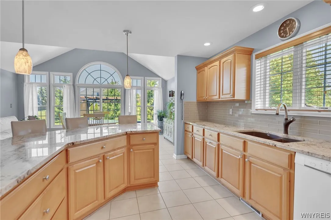 9090 Via Cimato Dr, Clarence, New York 14032, Clarence, New York 14032, 4 Bedrooms Bedrooms, 8 Rooms Rooms,2 BathroomsBathrooms,Residential,For Sale,9090 Via Cimato Dr, Clarence, New York 14032,0,B1696341