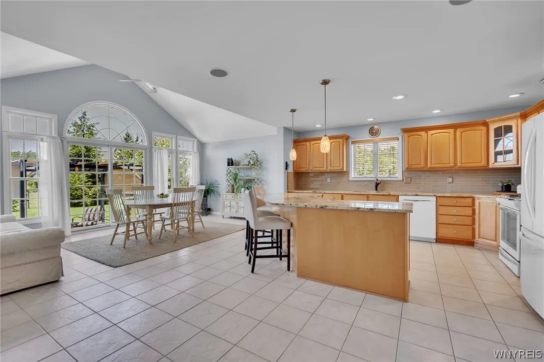9090 Via Cimato Dr, Clarence, New York 14032, Clarence, New York 14032, 4 Bedrooms Bedrooms, 8 Rooms Rooms,2 BathroomsBathrooms,Residential,For Sale,9090 Via Cimato Dr, Clarence, New York 14032,0,B1696341