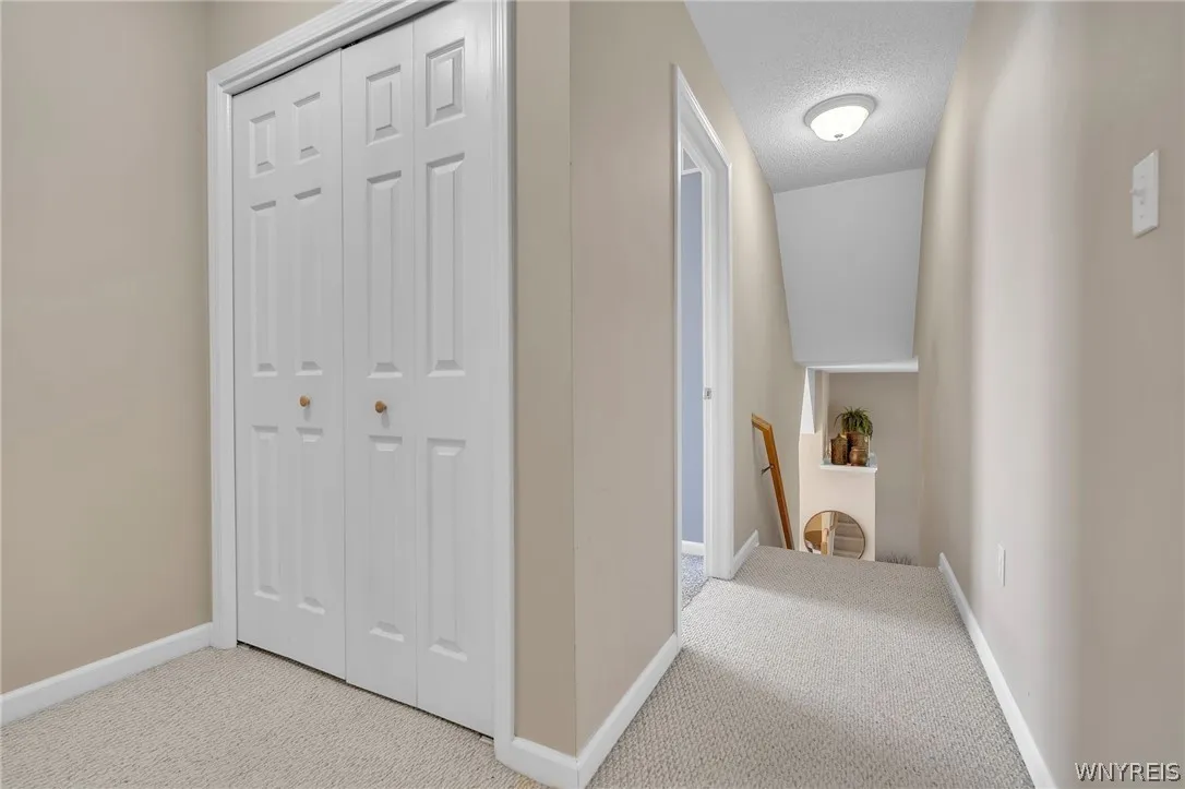9090 Via Cimato Dr, Clarence, New York 14032, Clarence, New York 14032, 4 Bedrooms Bedrooms, 8 Rooms Rooms,2 BathroomsBathrooms,Residential,For Sale,9090 Via Cimato Dr, Clarence, New York 14032,0,B1696341