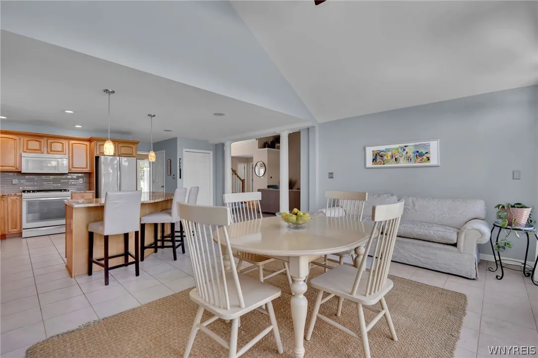 9090 Via Cimato Dr, Clarence, New York 14032, Clarence, New York 14032, 4 Bedrooms Bedrooms, 8 Rooms Rooms,2 BathroomsBathrooms,Residential,For Sale,9090 Via Cimato Dr, Clarence, New York 14032,0,B1696341