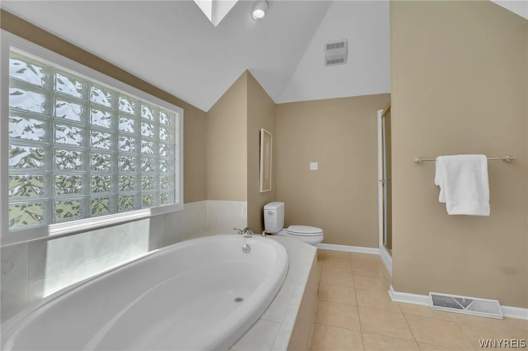 9090 Via Cimato Dr, Clarence, New York 14032, Clarence, New York 14032, 4 Bedrooms Bedrooms, 8 Rooms Rooms,2 BathroomsBathrooms,Residential,For Sale,9090 Via Cimato Dr, Clarence, New York 14032,0,B1696341
