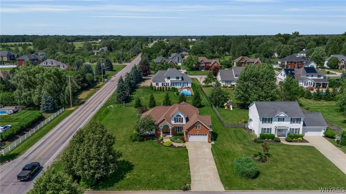 9090 Via Cimato Dr, Clarence, New York 14032, Clarence, New York 14032, 4 Bedrooms Bedrooms, 8 Rooms Rooms,2 BathroomsBathrooms,Residential,For Sale,9090 Via Cimato Dr, Clarence, New York 14032,0,B1696341