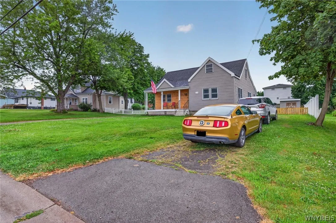 139-141 Hillside Avenue, Orchard Park, New York 14, Orchard Park, New York 14127, 5 Bedrooms Bedrooms, ,2 BathroomsBathrooms,Residential,For Sale,139-141 Hillside Avenue, Orchard Park, New York 14,0,B1696366