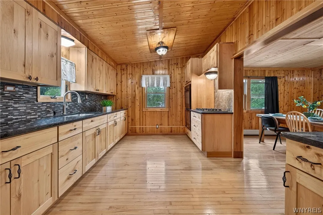 139-141 Hillside Avenue, Orchard Park, New York 14, Orchard Park, New York 14127, 5 Bedrooms Bedrooms, ,2 BathroomsBathrooms,Residential,For Sale,139-141 Hillside Avenue, Orchard Park, New York 14,0,B1696366