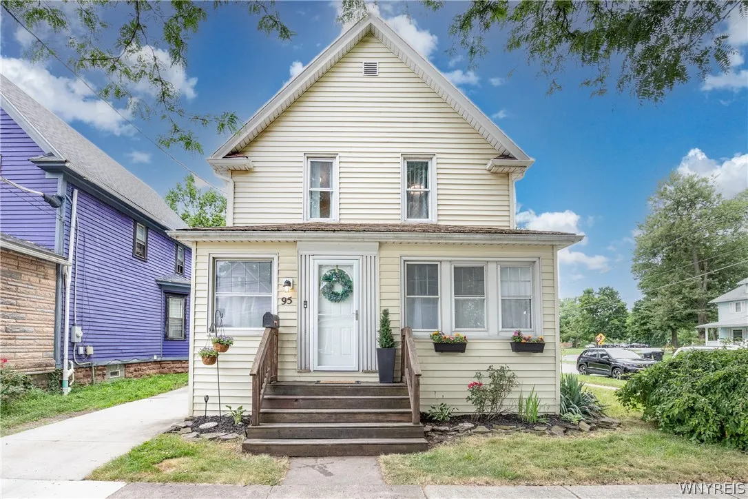 95 Adam Street, Tonawanda, New York 14150, Tonawanda, New York 14150, 4 Bedroom Bedrooms, 8 Room Rooms,2 BathroomBathrooms,Residential,Closed,95 Adam Street, Tonawanda, New York 14150,0,B1696829