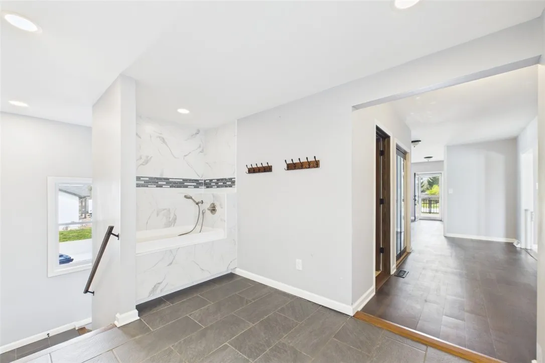 6224 Versailles Rd, Hamburg, New York 14085, Hamburg, New York 14085, 4 Bedrooms Bedrooms, 7 Rooms Rooms,3 BathroomsBathrooms,Residential,For Sale,6224 Versailles Rd, Hamburg, New York 14085,0,R1697042