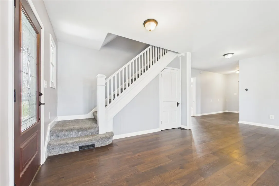 6224 Versailles Rd, Hamburg, New York 14085, Hamburg, New York 14085, 4 Bedrooms Bedrooms, 7 Rooms Rooms,3 BathroomsBathrooms,Residential,For Sale,6224 Versailles Rd, Hamburg, New York 14085,0,R1697042