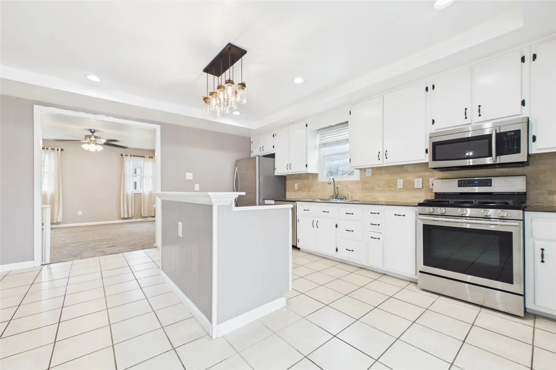 6224 Versailles Rd, Hamburg, New York 14085, Hamburg, New York 14085, 4 Bedrooms Bedrooms, 7 Rooms Rooms,3 BathroomsBathrooms,Residential,For Sale,6224 Versailles Rd, Hamburg, New York 14085,0,R1697042