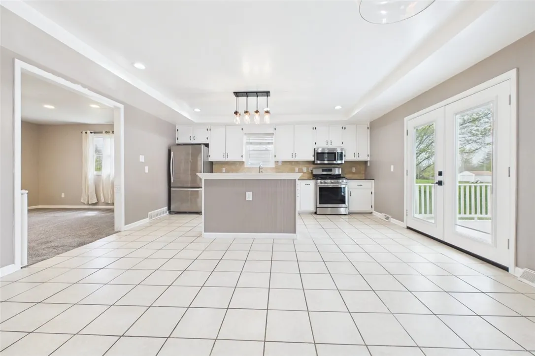 6224 Versailles Rd, Hamburg, New York 14085, Hamburg, New York 14085, 4 Bedrooms Bedrooms, 7 Rooms Rooms,3 BathroomsBathrooms,Residential,For Sale,6224 Versailles Rd, Hamburg, New York 14085,0,R1697042