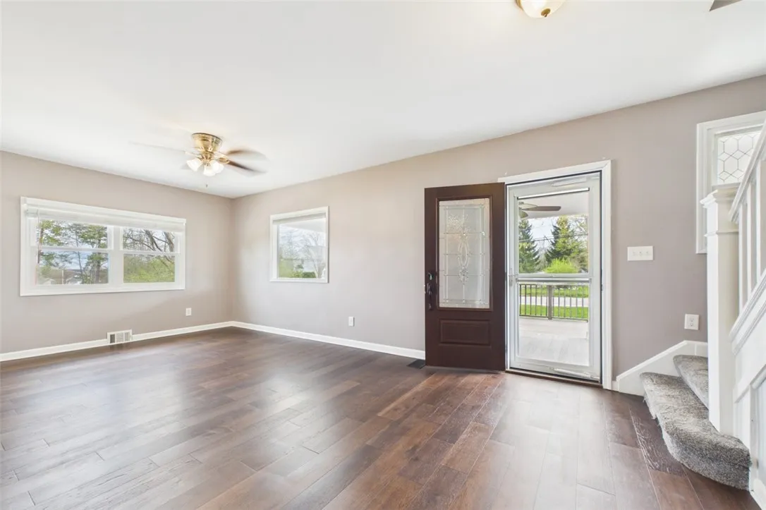6224 Versailles Rd, Hamburg, New York 14085, Hamburg, New York 14085, 4 Bedrooms Bedrooms, 7 Rooms Rooms,3 BathroomsBathrooms,Residential,For Sale,6224 Versailles Rd, Hamburg, New York 14085,0,R1697042