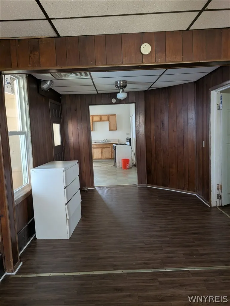 Front unit living/dining room