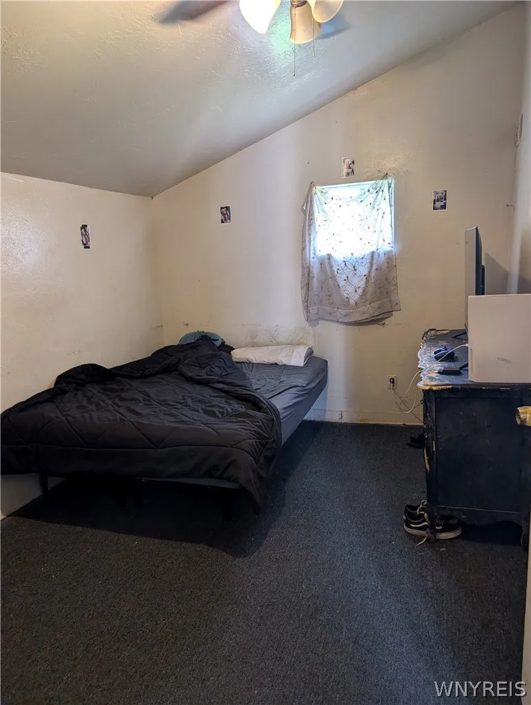 Back unit bedroom