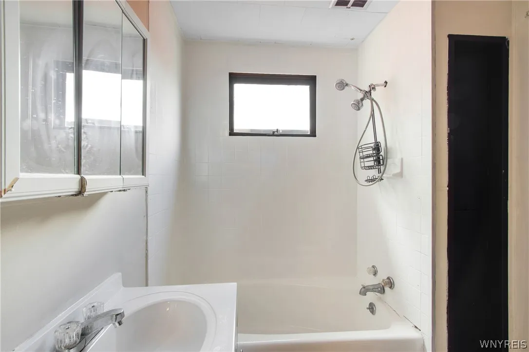 1244 Kenmore Avenue, Buffalo, New York 14216, Buffalo, New York 14216, 3 Bedrooms Bedrooms, 3 Rooms Rooms,1 BathroomBathrooms,Residential,For Sale,1244 Kenmore Avenue, Buffalo, New York 14216,0,B1696436