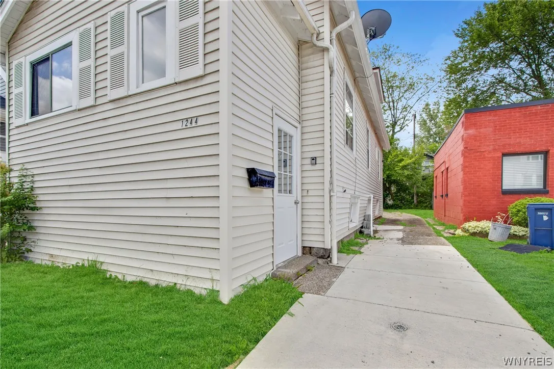 1244 Kenmore Avenue, Buffalo, New York 14216, Buffalo, New York 14216, 3 Bedrooms Bedrooms, 3 Rooms Rooms,1 BathroomBathrooms,Residential,For Sale,1244 Kenmore Avenue, Buffalo, New York 14216,0,B1696436