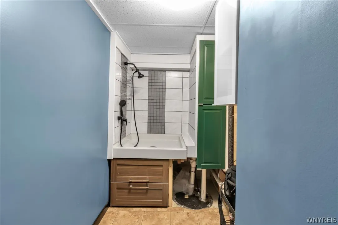 9574 English Ivy Court, Clarence, New York 14032, Clarence, New York 14032, 4 Bedrooms Bedrooms, 13 Rooms Rooms,3 BathroomsBathrooms,Residential,For Sale,9574 English Ivy Court, Clarence, New York 14032,0,B1696874
