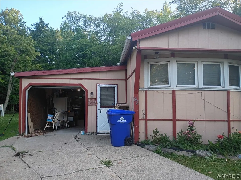 93 Waterview Parkway, Hamburg, New York 14075, Hamburg, New York 14075, 3 Bedrooms Bedrooms, 5 Rooms Rooms,1 BathroomBathrooms,Residential,For Sale,93 Waterview Parkway, Hamburg, New York 14075,0,B1696911