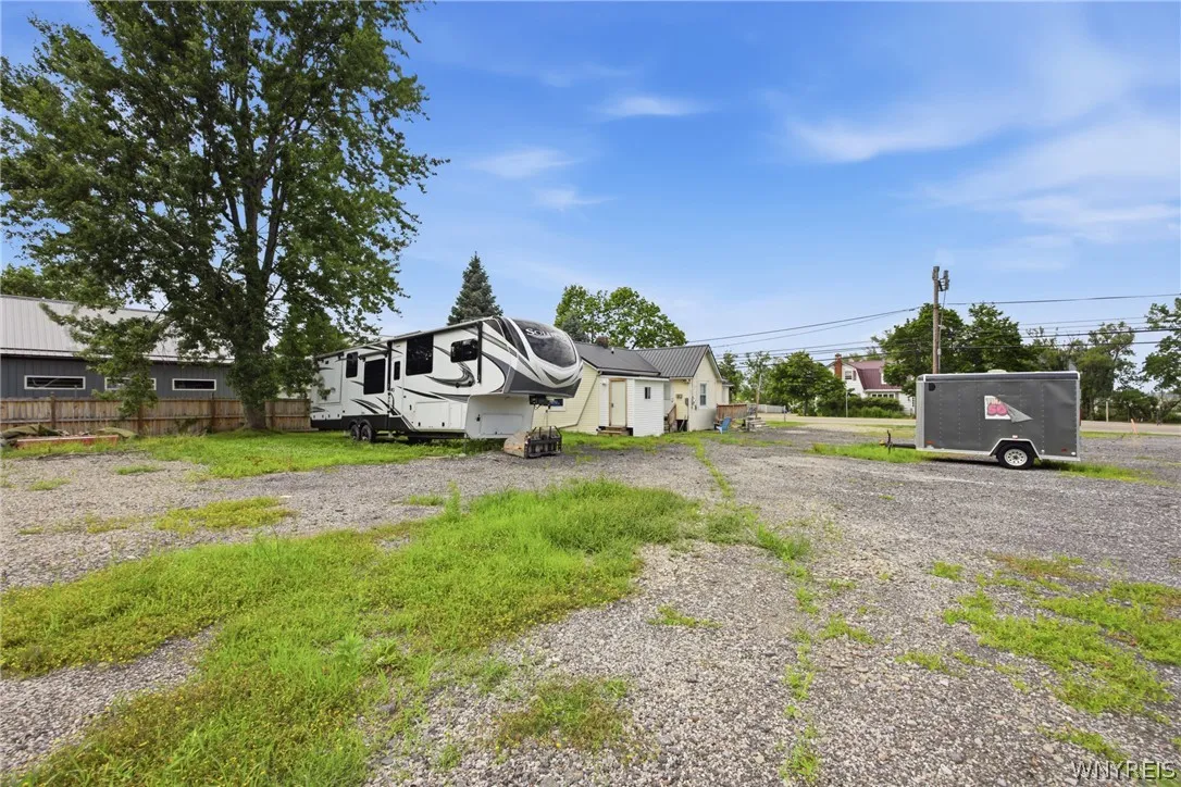 5099 Big Tree Road, Orchard Park, New York 14127, Orchard Park, New York 14127, 2 Bedrooms Bedrooms, 6 Rooms Rooms,2 BathroomsBathrooms,Residential,For Sale,5099 Big Tree Road, Orchard Park, New York 14127,0,B1697110