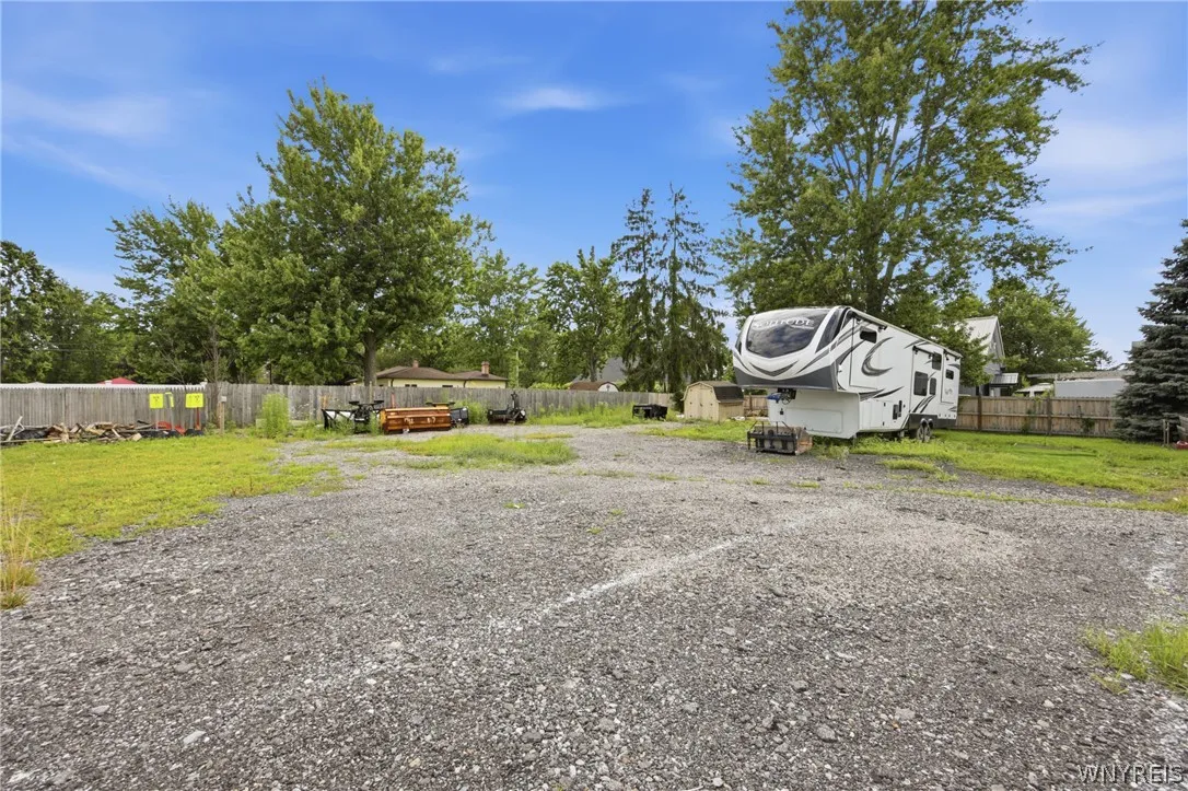5099 Big Tree Road, Orchard Park, New York 14127, Orchard Park, New York 14127, 2 Bedrooms Bedrooms, 6 Rooms Rooms,2 BathroomsBathrooms,Residential,For Sale,5099 Big Tree Road, Orchard Park, New York 14127,0,B1697110