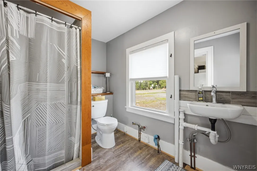 5099 Big Tree Road, Orchard Park, New York 14127, Orchard Park, New York 14127, 2 Bedrooms Bedrooms, 6 Rooms Rooms,2 BathroomsBathrooms,Residential,For Sale,5099 Big Tree Road, Orchard Park, New York 14127,0,B1697110