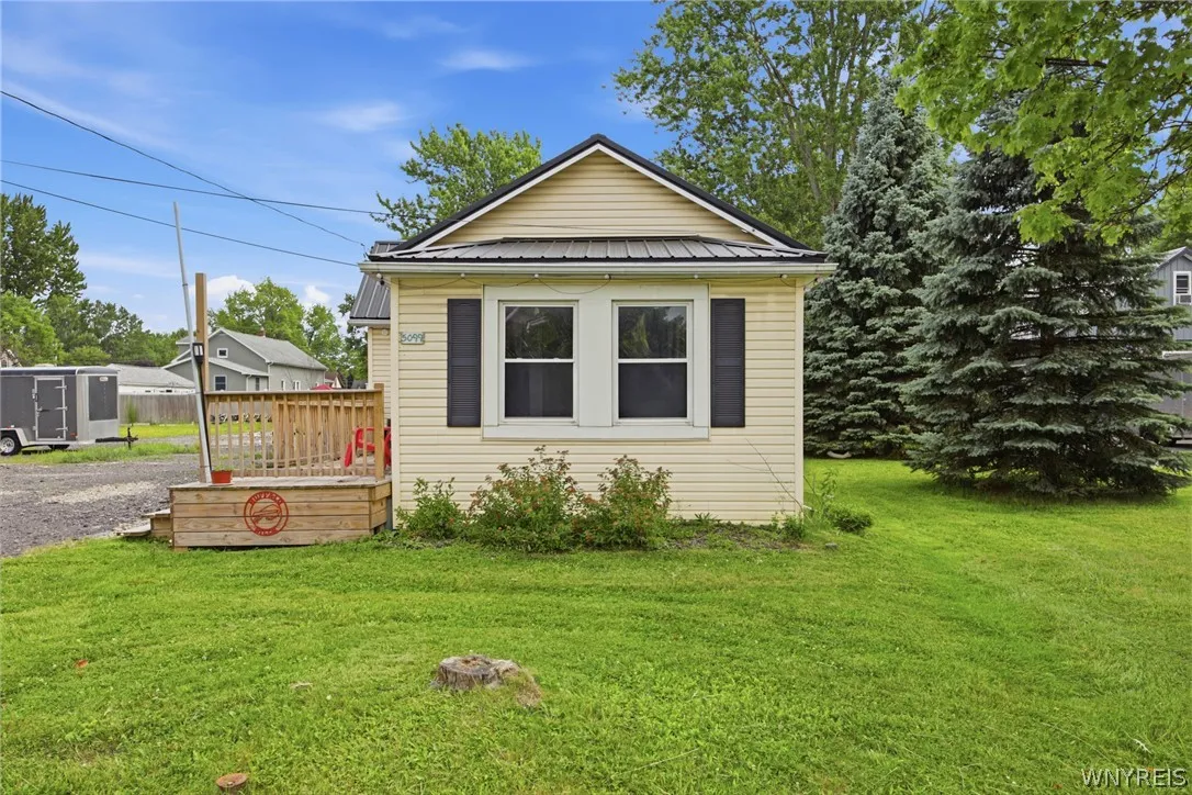 5099 Big Tree Road, Orchard Park, New York 14127, Orchard Park, New York 14127, 2 Bedrooms Bedrooms, 6 Rooms Rooms,2 BathroomsBathrooms,Residential,For Sale,5099 Big Tree Road, Orchard Park, New York 14127,0,B1697110